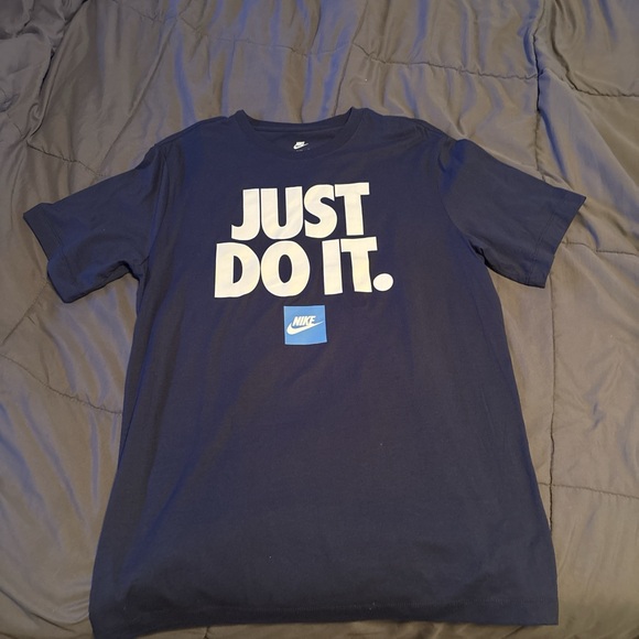 Nike Dark Blue Graphic Tee - Picture 1 of 1